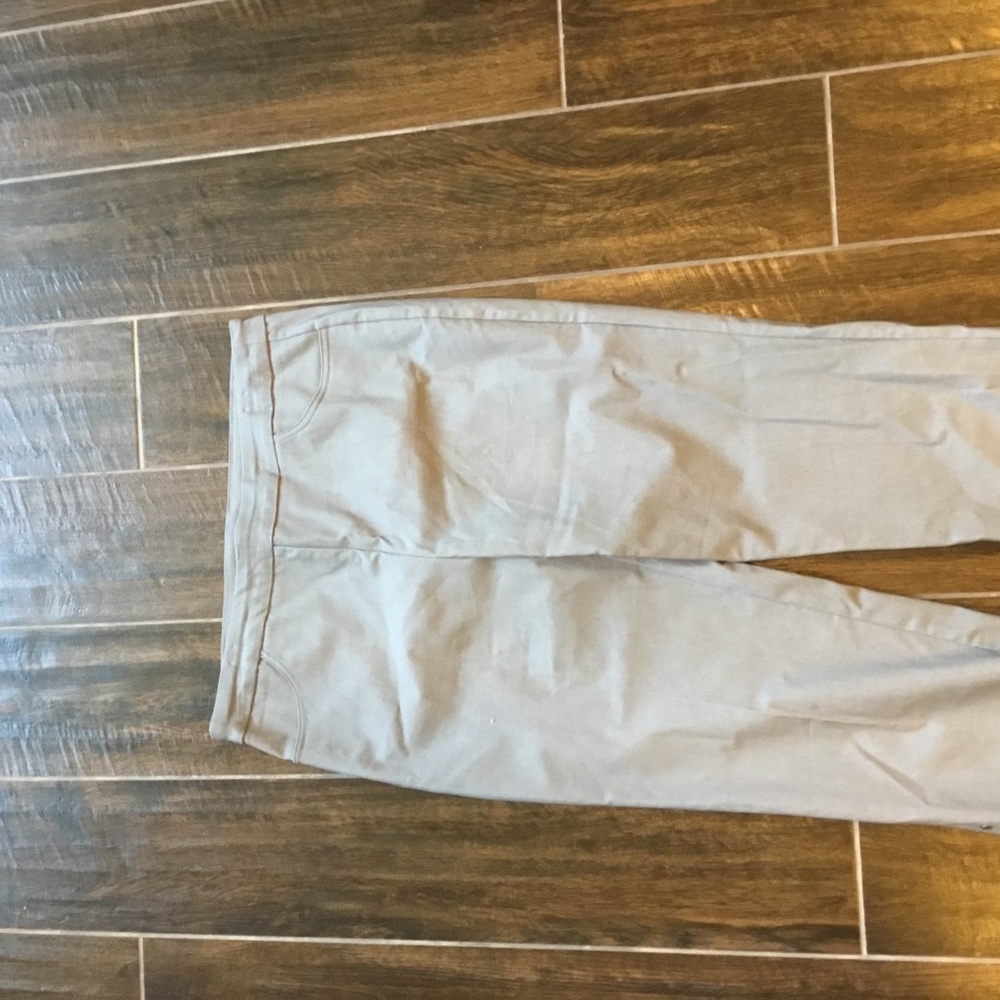 Capri pants